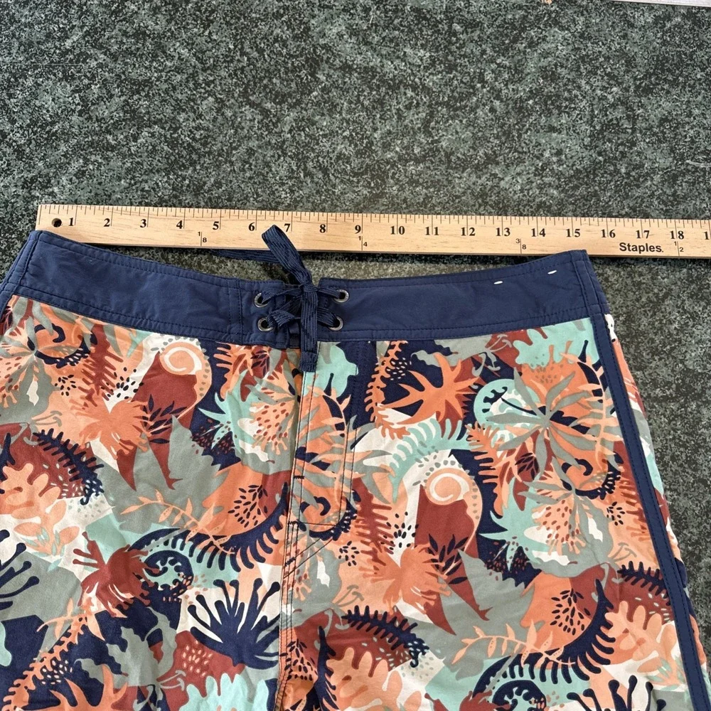 Patagonia‎ Men's Size 32 Wavefarer Scallop Hem Board Shorts Hawaiian Sunset